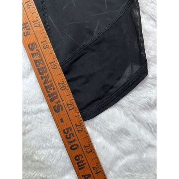 ATHLETA Women’s (S) Black Angle Aura Mesh Sonar Capri Patterned Leggings - Picture 5 of 6